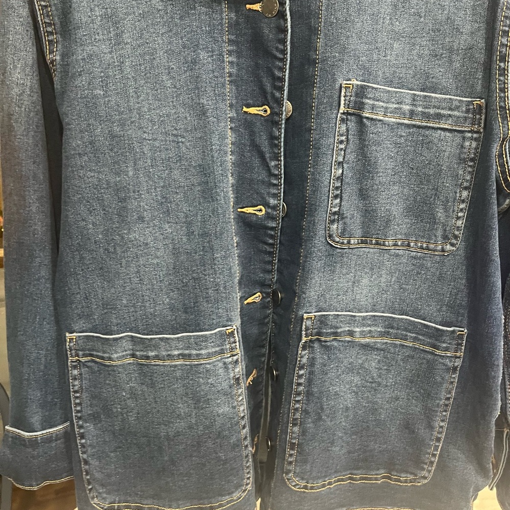 Well Worn Women's Classic Blue Jean Jacket - Picture 2 of 4